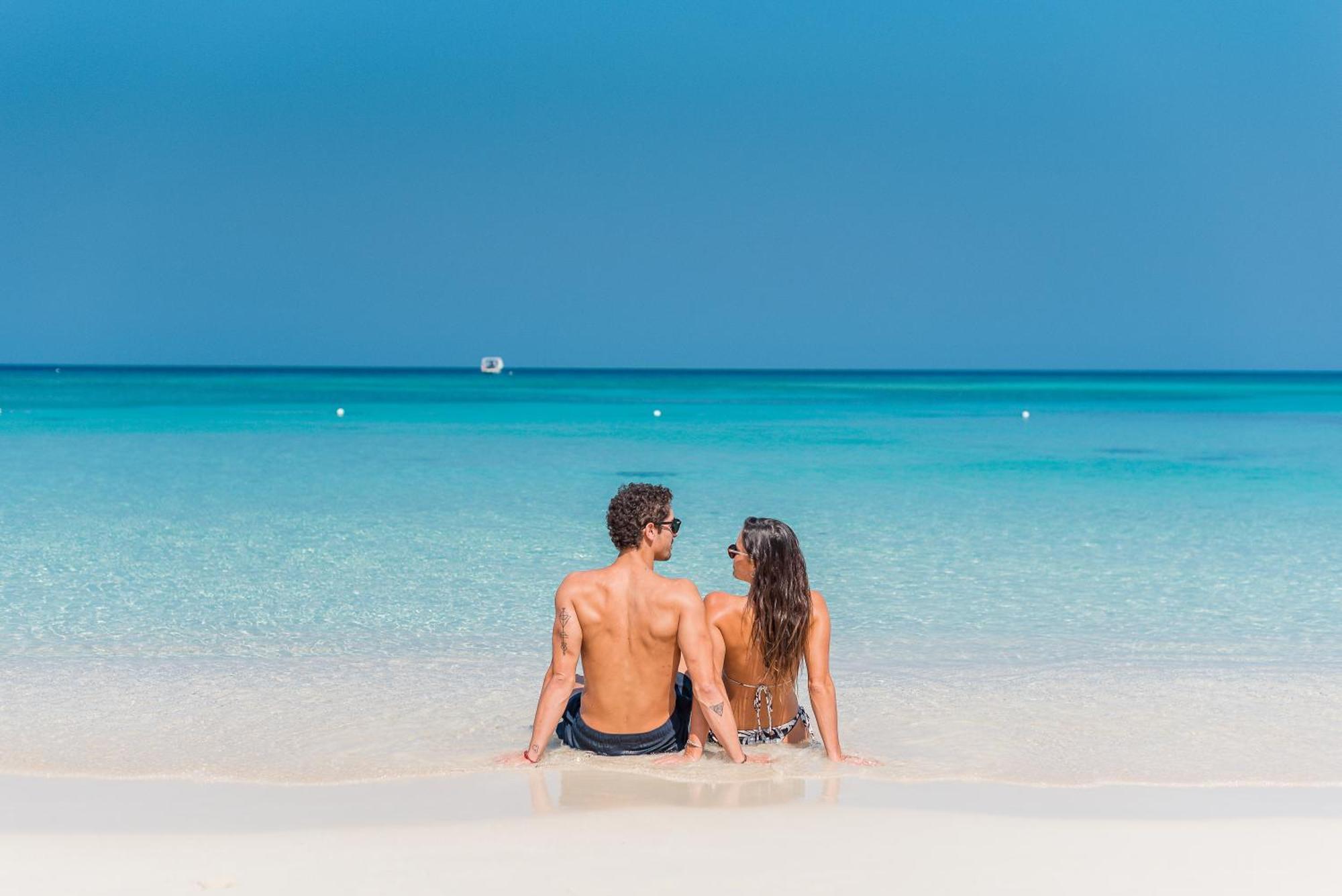 Paradise Beach Hotel & Resort ウェスト・ベイ エクステリア 写真