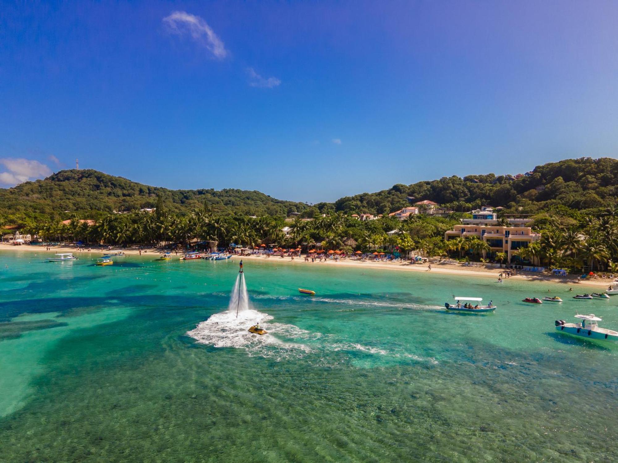 Paradise Beach Hotel & Resort ウェスト・ベイ エクステリア 写真