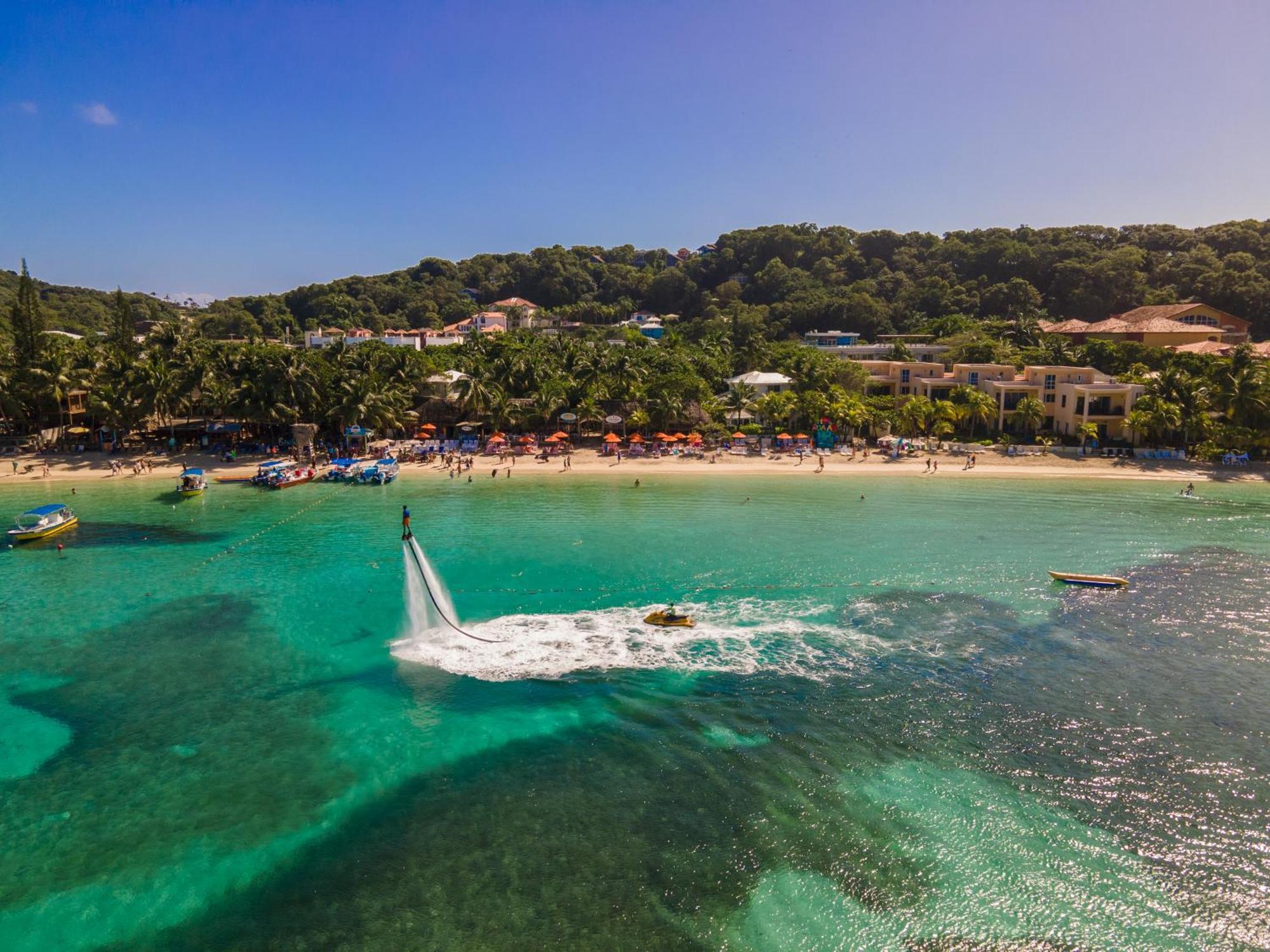 Paradise Beach Hotel & Resort ウェスト・ベイ エクステリア 写真