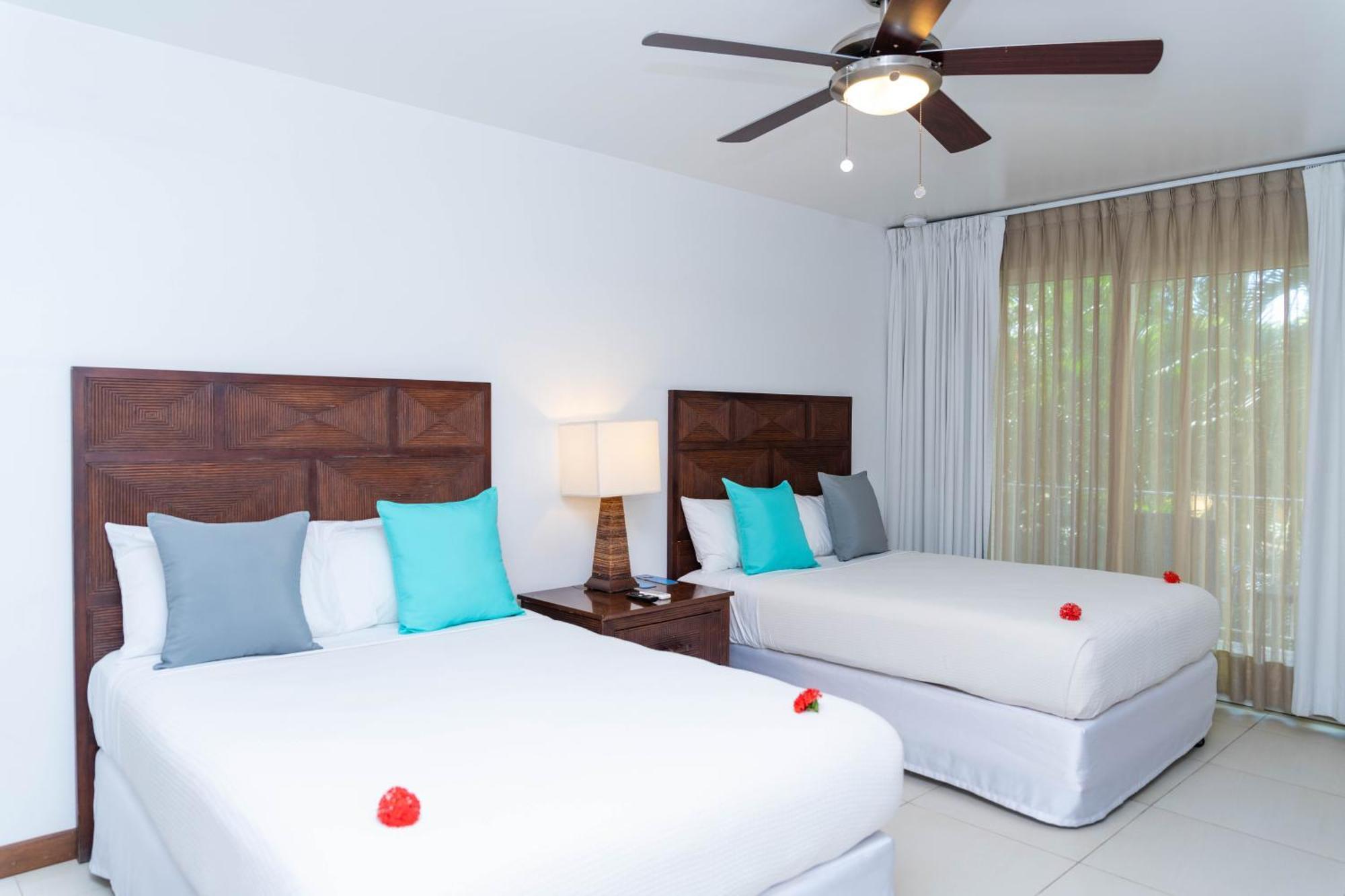 Paradise Beach Hotel & Resort ウェスト・ベイ 部屋 写真