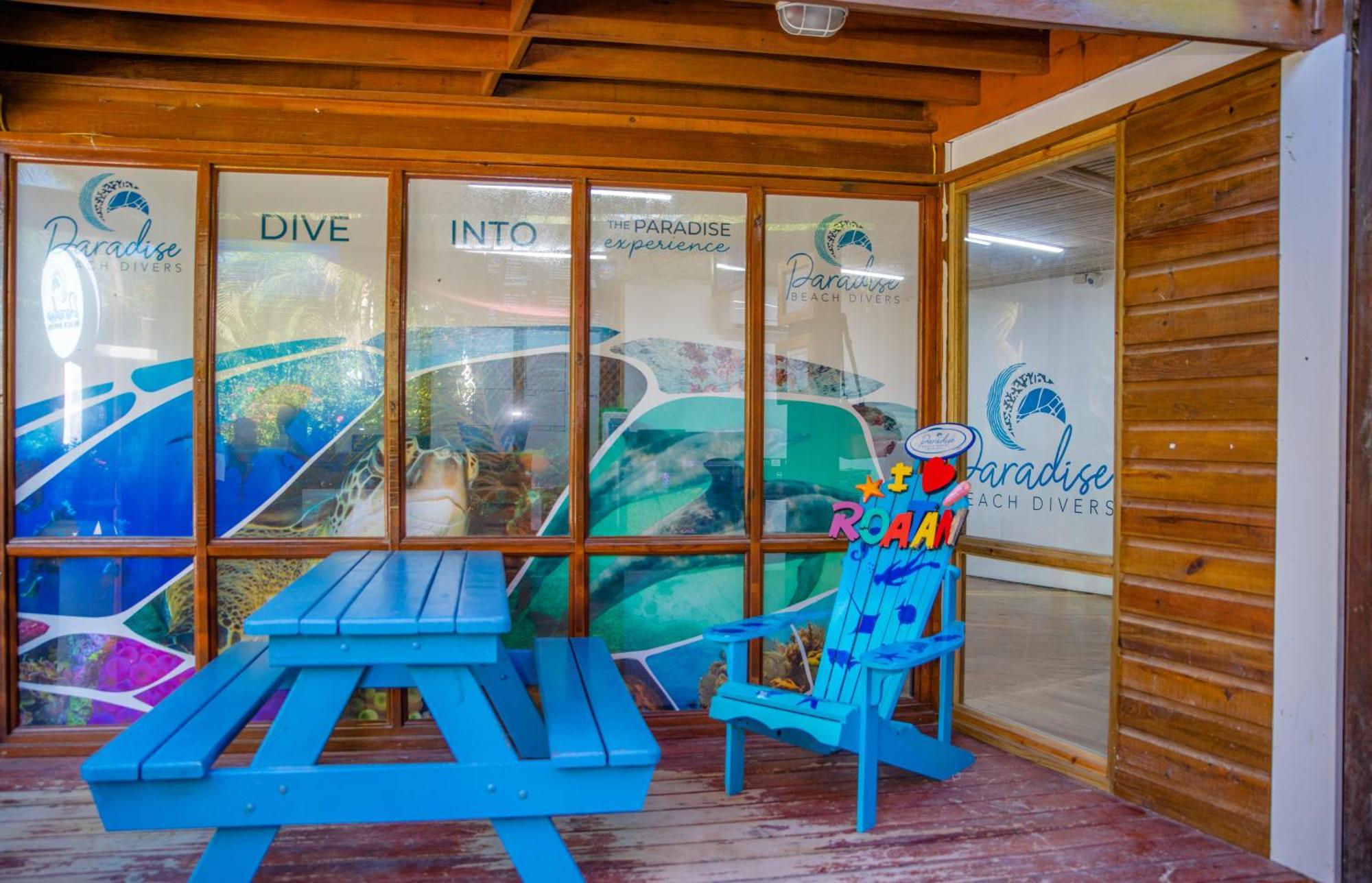 Paradise Beach Hotel & Resort ウェスト・ベイ エクステリア 写真