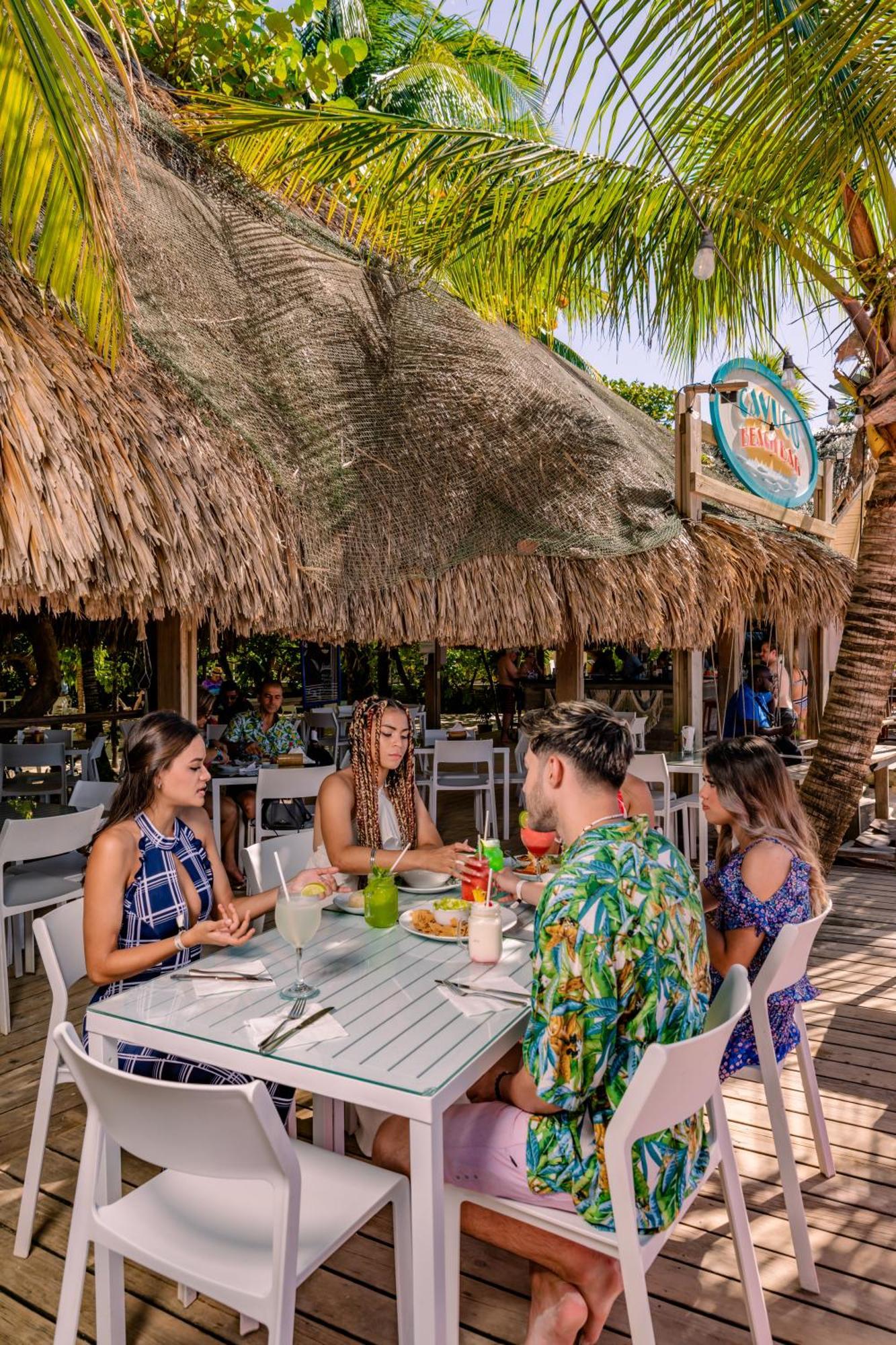 Paradise Beach Hotel & Resort ウェスト・ベイ エクステリア 写真